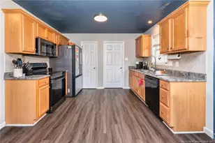 626 Fairfield Cir, Raeford, NC 28376 - Photo 16