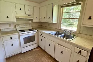 2669 Blossom Rd, Fayetteville, NC 28348 - Photo 16