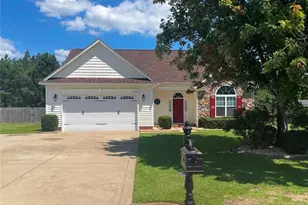 310 Oakridge Dr, Raeford, NC 28376 - Photo 2