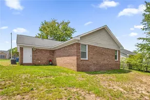 1615 Winnabow Dr, Fayetteville, NC 28304 - Photo 30