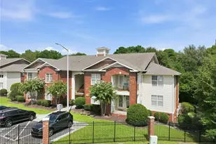 513 Meadowland Ct, Hope Mills, NC 28348 - Photo 1