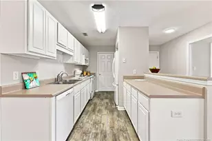 513 Meadowland Ct, Hope Mills, NC 28348 - Photo 14