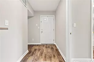 513 Meadowland Ct, Hope Mills, NC 28348 - Photo 4