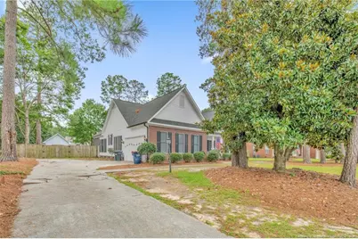 5437 Labrador Drive, Hope Mills, NC 28348 - Photo 2