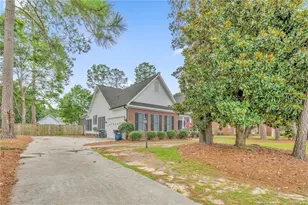 5437 Labrador Dr, Hope Mills, NC 28348 - Photo 2