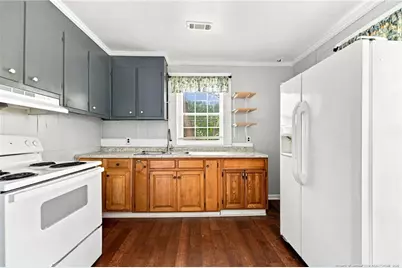 424 E Blount Street, Kinston, NC 28501 - Photo 12
