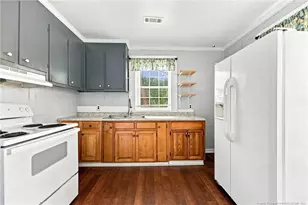 424 E Blount St, Kinston, NC 28501 - Photo 12