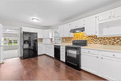 4704 Bent Pine Drive, Fayetteville, NC 28304 - Photo 10