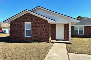 7214 Evanston St, Fayetteville, NC 28314 - Photo 2