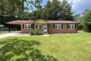 1422 Grandview Dr, Fayetteville, NC 28314 - Photo 1