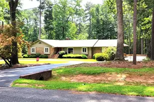607 Pineknoll Dr, Sanford, NC 27330 - Photo 2