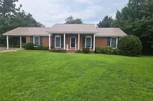 7535 Hargrove Ct, Fayetteville, NC 28303 - Photo 2