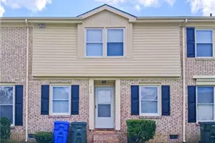 406 Kirkcaldy Ct, Fayetteville, NC 28314 - Photo 2