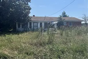 182 Pecan Rd, Fairmont, NC 28340 - Photo 2