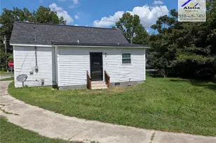 400 McLeod Rd, Red Springs, NC 28377 - Photo 14