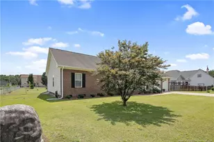 1916 Pineville Dr, Hope Mills, NC 28348 - Photo 4
