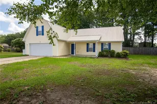 300 Pageant Ct, Hope Mills, NC 28348 - Photo 2