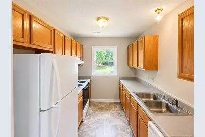 633 Winthrop Court, Fayetteville, NC 28311 - Photo 4