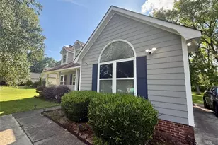 10520 Queensmead Cir, Charlotte, NC 28273 - Photo 2