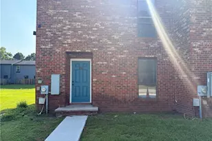 1422 Tangora Ln, Fayetteville, NC 28304 - Photo 1