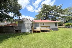 909 Sandalwood Dr, Fayetteville, NC 28304 - Photo 2