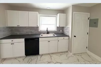 909 Sandalwood Drive, Fayetteville, NC 28304 - Photo 10