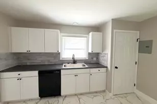 909 Sandalwood Dr, Fayetteville, NC 28304 - Photo 10