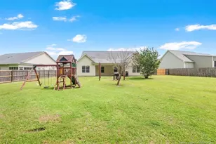 162 Harcourt Pl, Raeford, NC 28376 - Photo 32