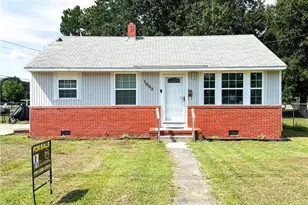 1003 E 8th St, Lumberton, NC 28358 - Photo 2