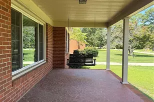 516 E 2nd Ave, Red Springs, NC 28377 - Photo 8