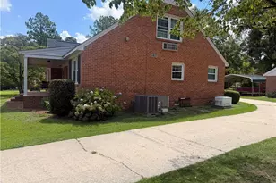 516 E 2nd Ave, Red Springs, NC 28377 - Photo 6