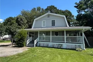 438 W Palmer St, Raeford, NC 28376 - Photo 2