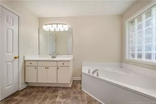 380 Bubble Creek Ct, Fayetteville, NC 28311 - Photo 18