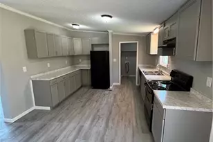 314 Ralph Hunt Blvd, Orrum, NC 28369 - Photo 8
