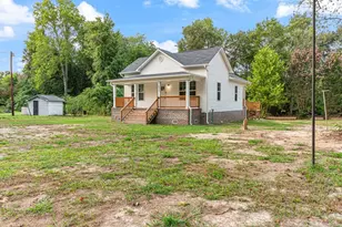 633 Sanders St, Hope Mills, NC 28348 - Photo 2