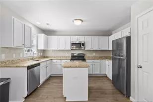 1209 Barn Owl Dr, Fayetteville, NC 28306 - Photo 12