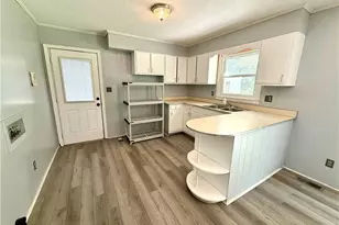 581 N Reilly Rd, Fayetteville, NC 28303 - Photo 16
