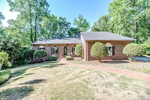 758 Turnbury Ct, Sanford, NC 27332 - Photo 2
