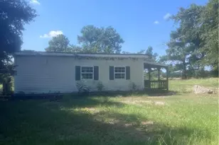 1485 Montford Dr, Maxton, NC 28364 - Photo 2
