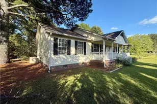 518 S Main St, Broadway, NC 27505 - Photo 2