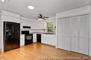106 Martin St, Dunn, NC 28334 - Photo 4