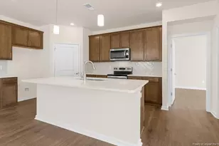 421 Thistle Meadow Ln, Aberdeen, NC 28315 - Photo 6
