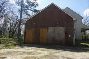 19101 Wagram Rd, Laurinburg, NC 28352 - Photo 4