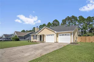 806 S Buckeye Dr, Raeford, NC 28376 - Photo 2