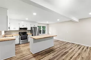 1314 Stansfield Dr, Fayetteville, NC 28303 - Photo 10