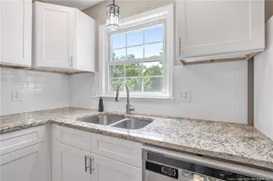 3614 Lakeshore Dr, Hope Mills, NC 28348 - Photo 8