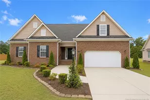1918 Sunshine Ct, Hope Mills, NC 28348 - Photo 1