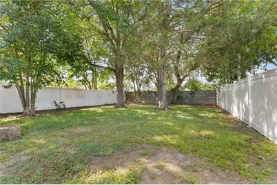 219 W Brocklyn Street, Benson, NC 27504 - Photo 24