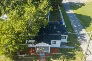 219 W Brocklyn St, Benson, NC 27504 - Photo 28