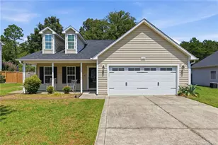 518 Hammond Farms Rd, Hope Mills, NC 28348 - Photo 1
